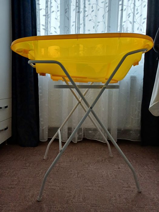 Cădiță bebe cu suport sustinere