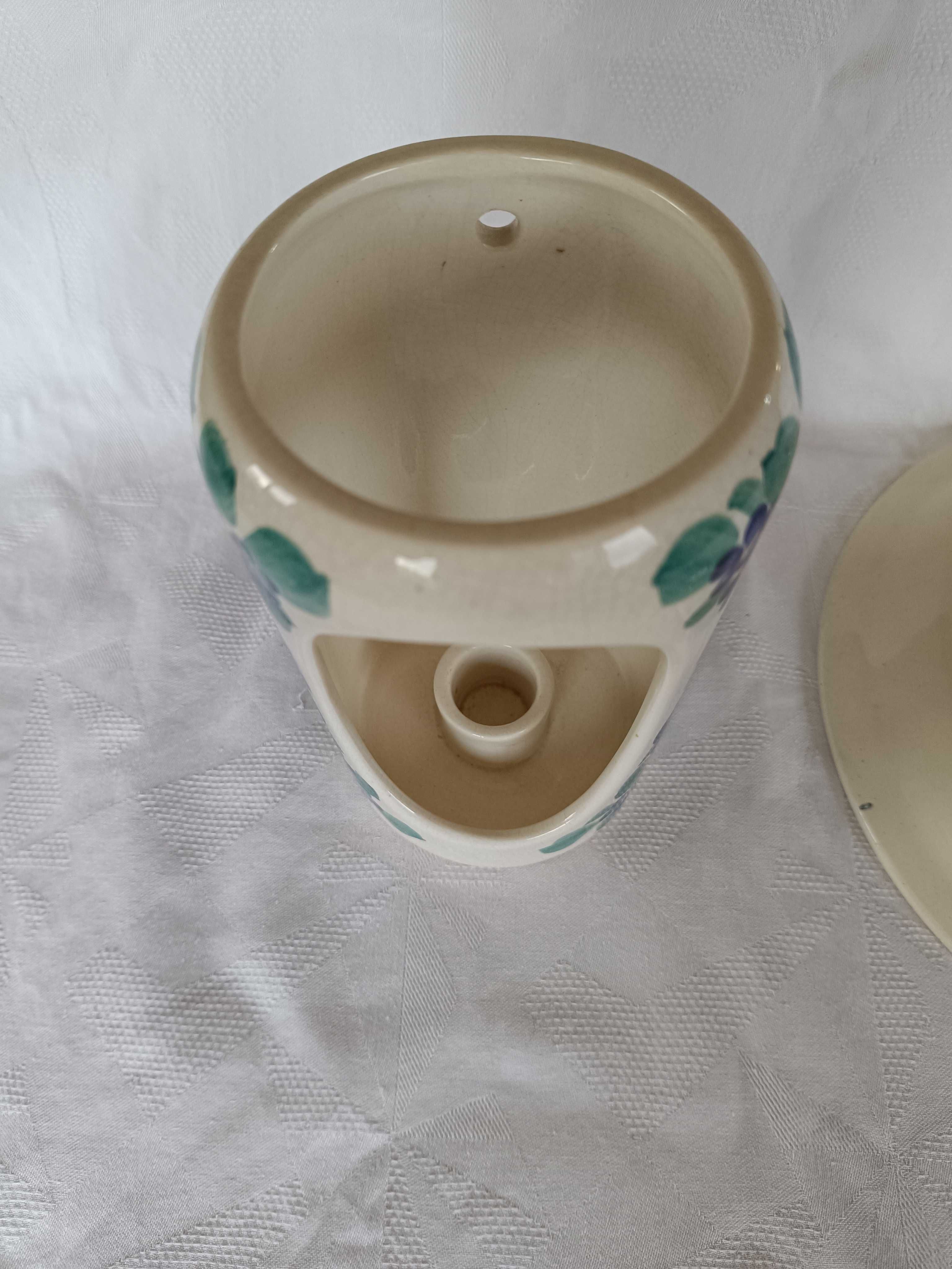 Комплект порцеланова чиния и свещник за стена
