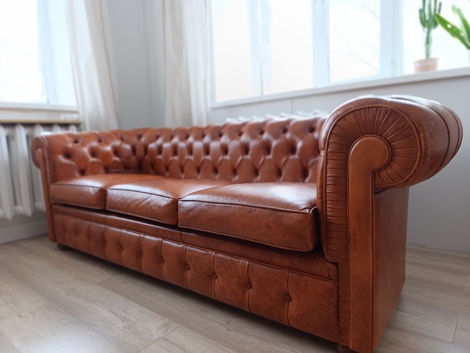 Кожаный диван для офиса