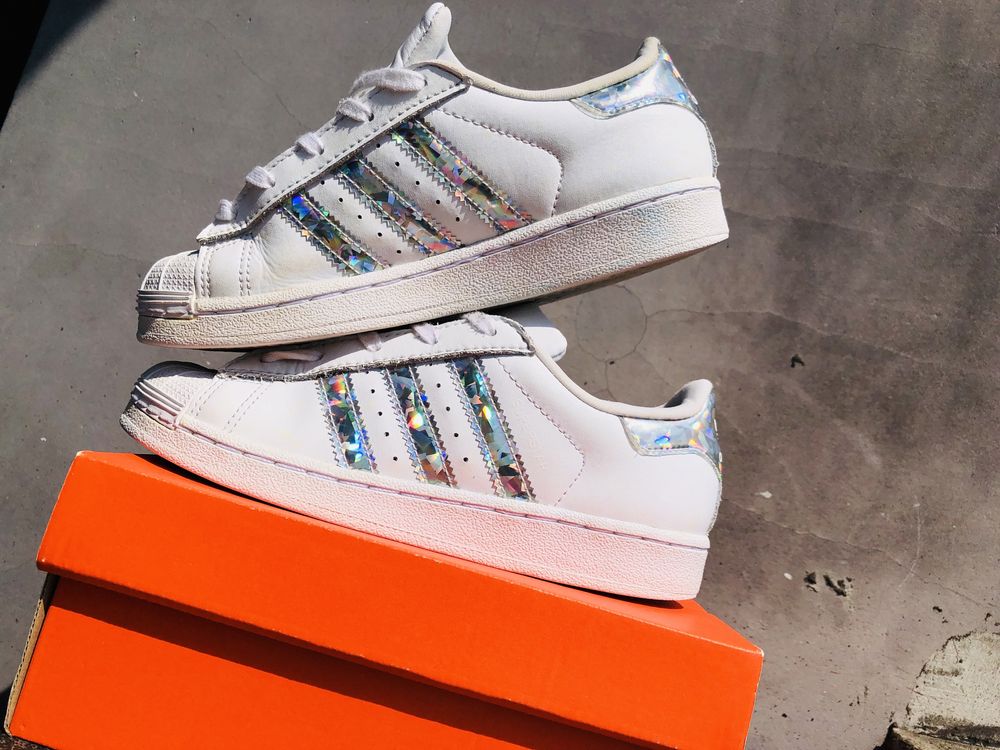 Кецове за момиче adidas superstar