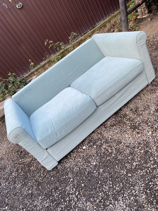 Canapea IKEA din  catifea verde mentol