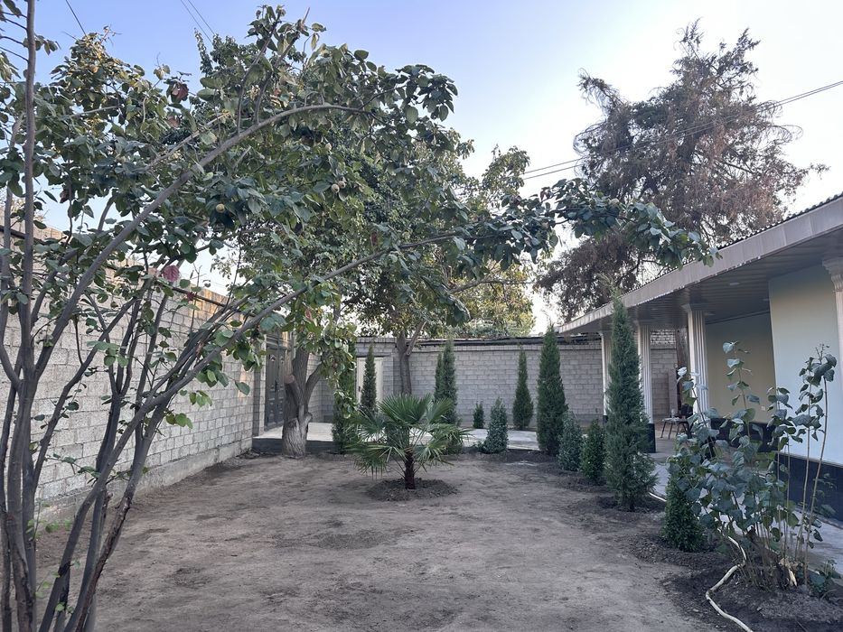 Продается под бизнес дом в центре города улица Лахути