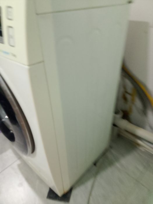 Срочно продам стиральную машину