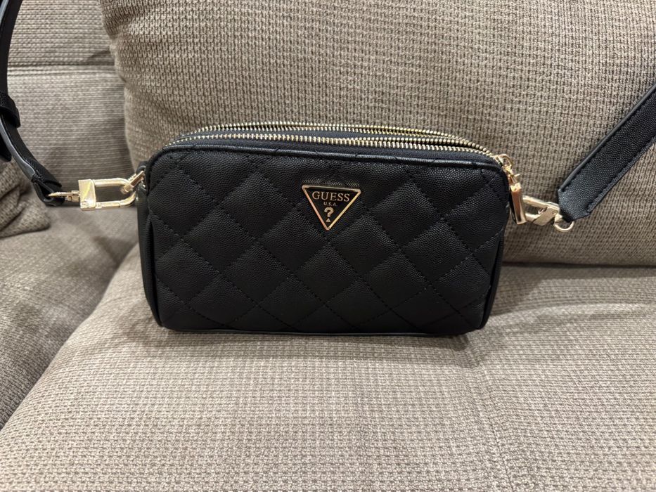 Дамска чанта Guess