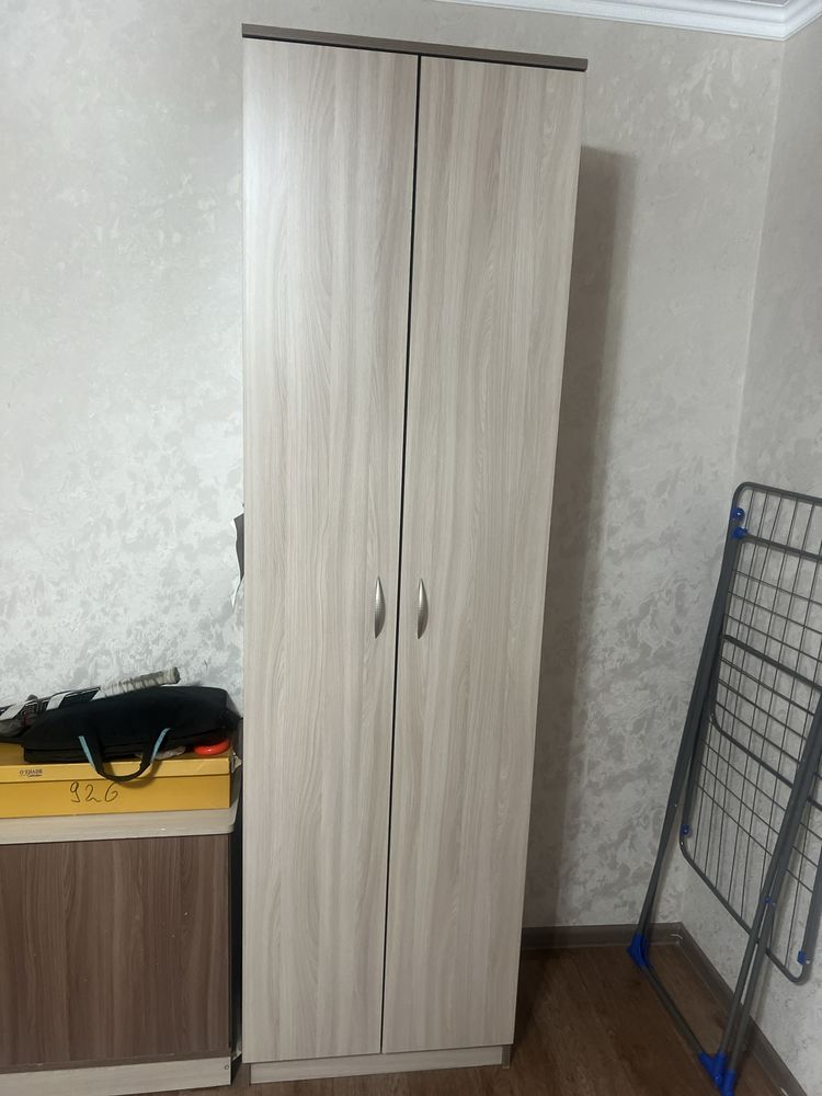 Продам шкафы!         Стол!!!