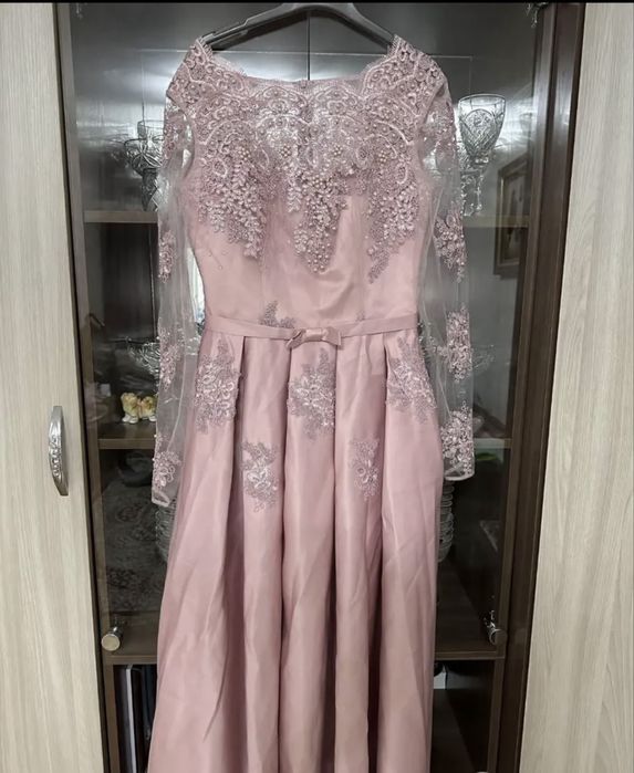 Продам новое платье за 10000