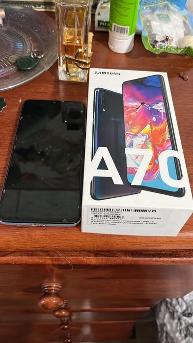 Самсунг а70 продать