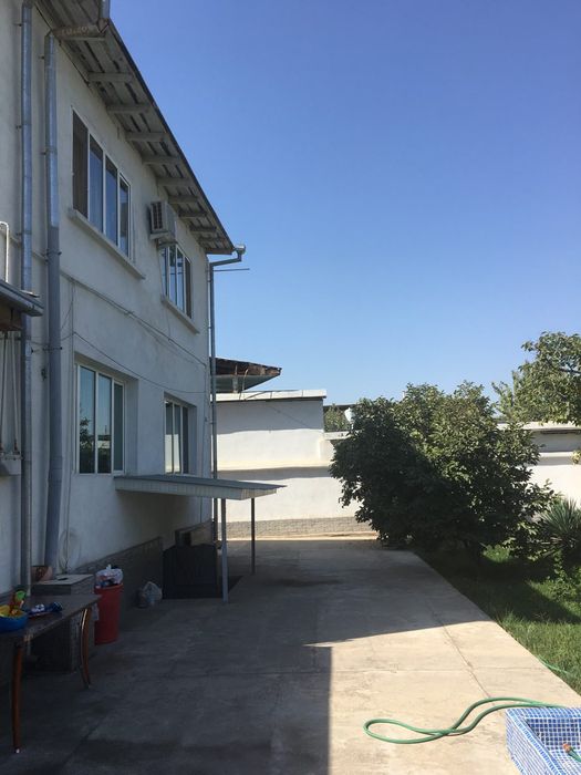 Srochna pradayu svoy dom v ideyalnim mahalle i v rayone sergili dom so