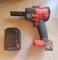 Masina de insurubat cu impact milwakee  si Proiector led Milwaukee M18