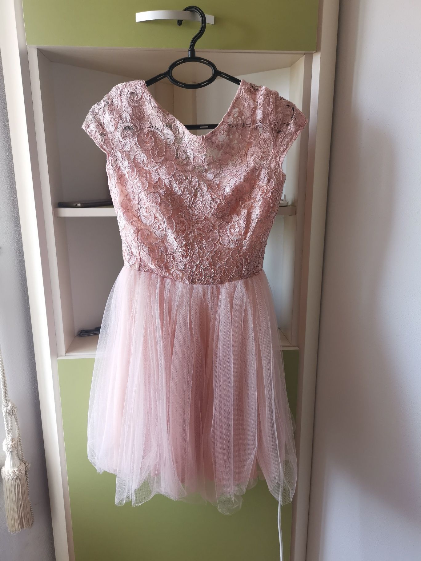 Rochie de nunta roz, cu tull și dantela