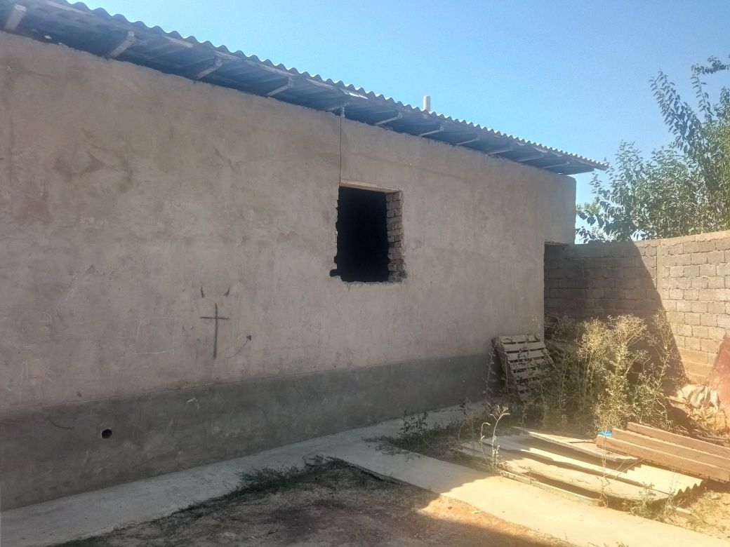 Uchastka sotiladi