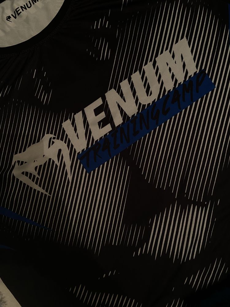 Продаю форма Venum