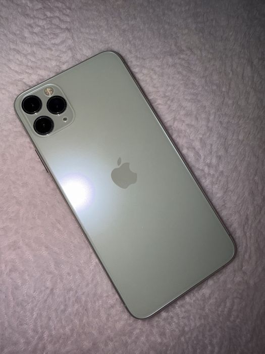 Iphone 11 pro max 64 гб 70% белый