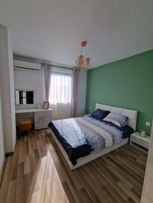 Дава се под наем Тристаен апартамент в Пловдив, Христо Смирненски - 90 кв.м за 586.5 € - Снимка #3