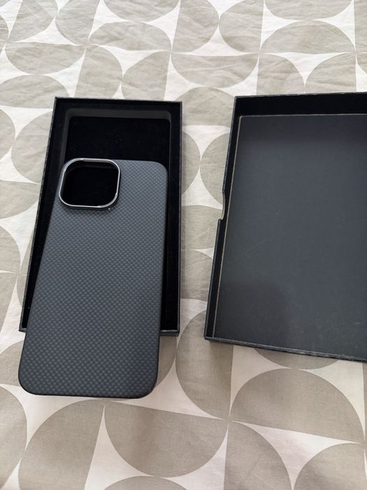 Husa de carbon iphone 16 pro max