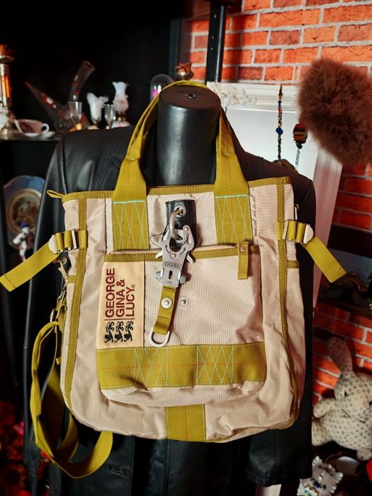 George Gina Lucy geanta