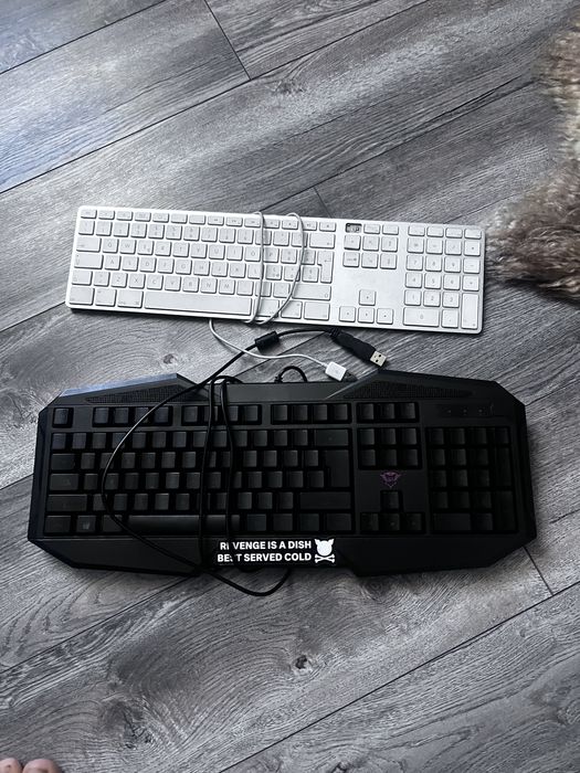Vand 2 tastaturi