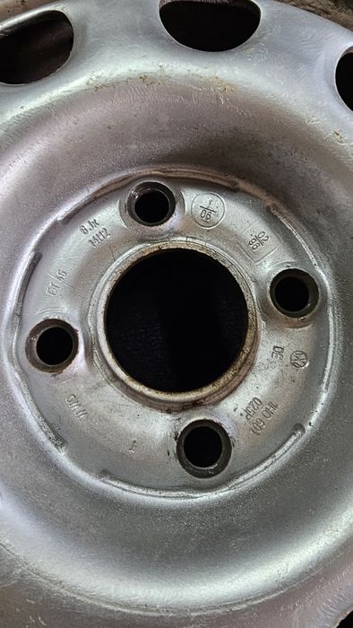 Set roti tabla originale Volkswagen Golf 3 / Vento  / Passat B4 etc

R