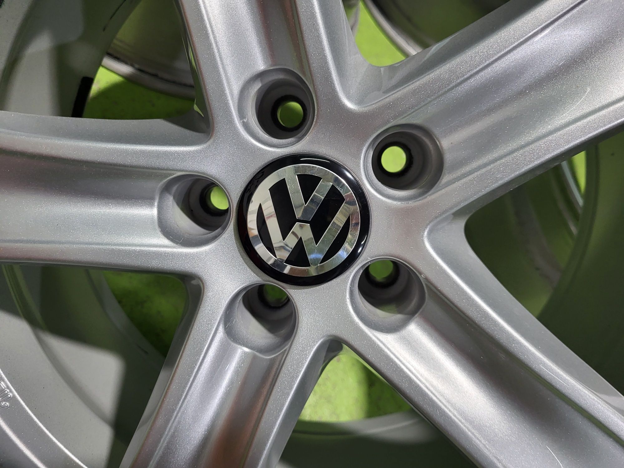 18 5x112 Vw Passat Touran Caddy Skoda 5х112