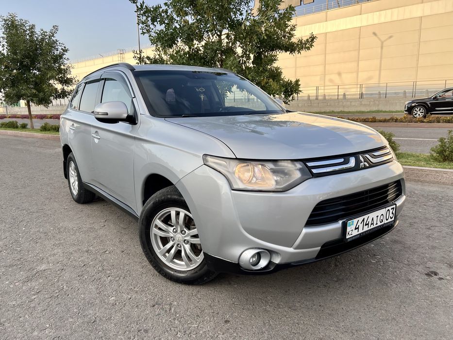 Продам либо обменяю с вашей доплатой авто Mitsubishi Outlander 2014г