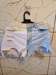 Pantaloni scurti de blugi