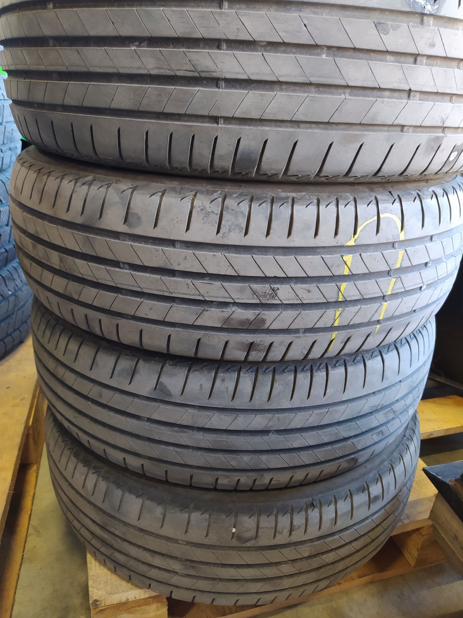 Летни гуми за бус 215/65/15С различни размери и видове