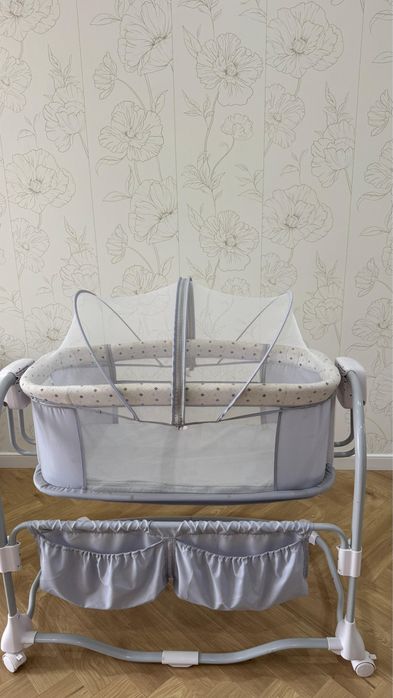 Кроватка с качалкой и с музыкой