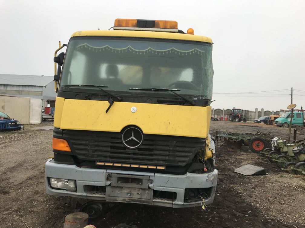 Camion Mercedes Atego cu platforma SCHIMB