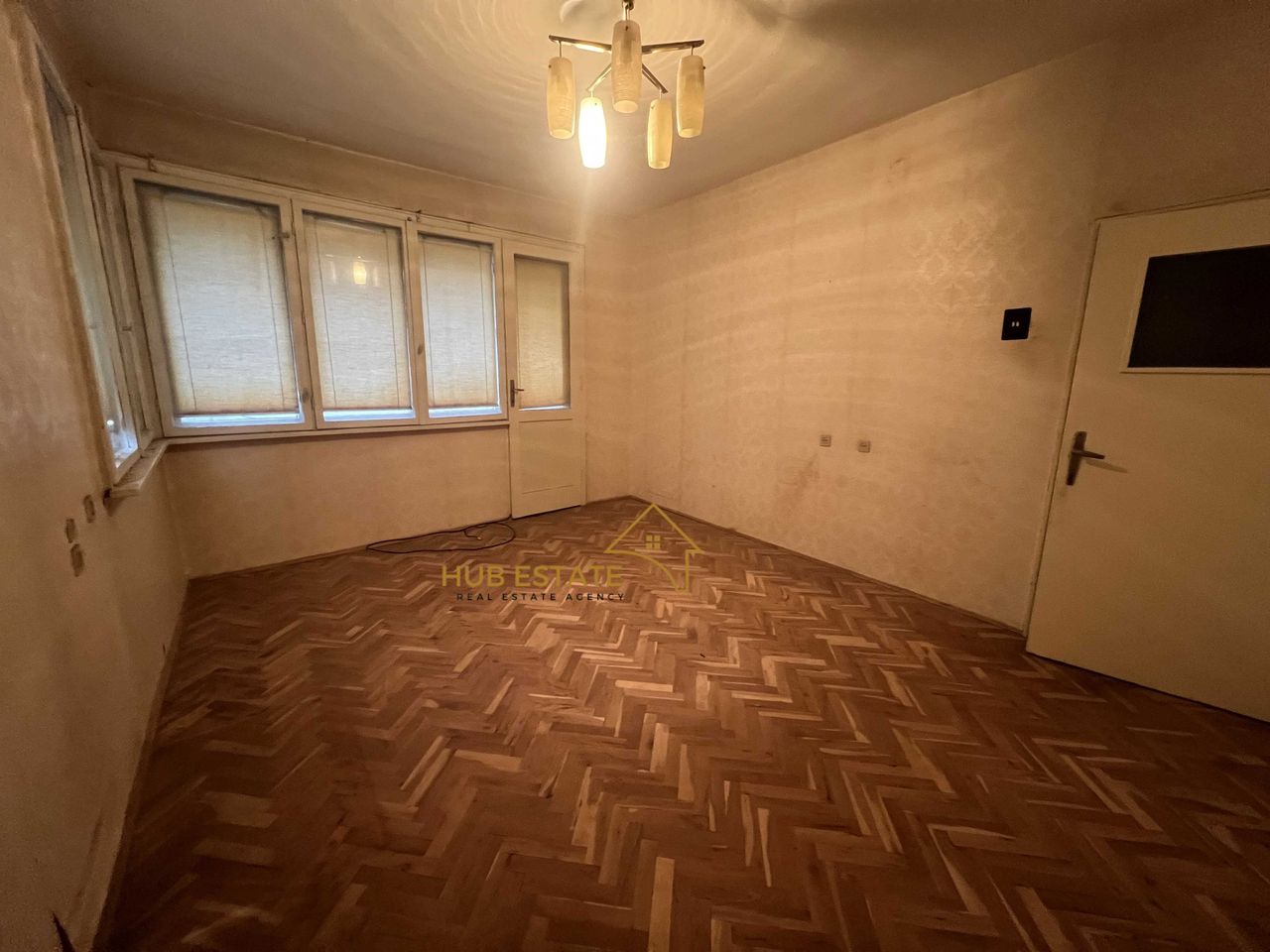 Продава се Тристаен апартамент в Добрич, Център - 78 кв.м за 1385 €/кв.м - Снимка #7