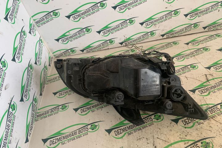 Far stanga Ford Focus a 2-a generatie