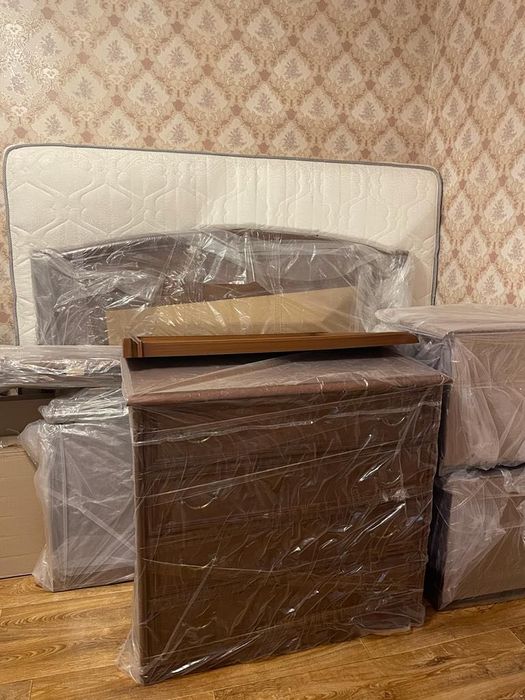 Продам Спальный Гарнитур