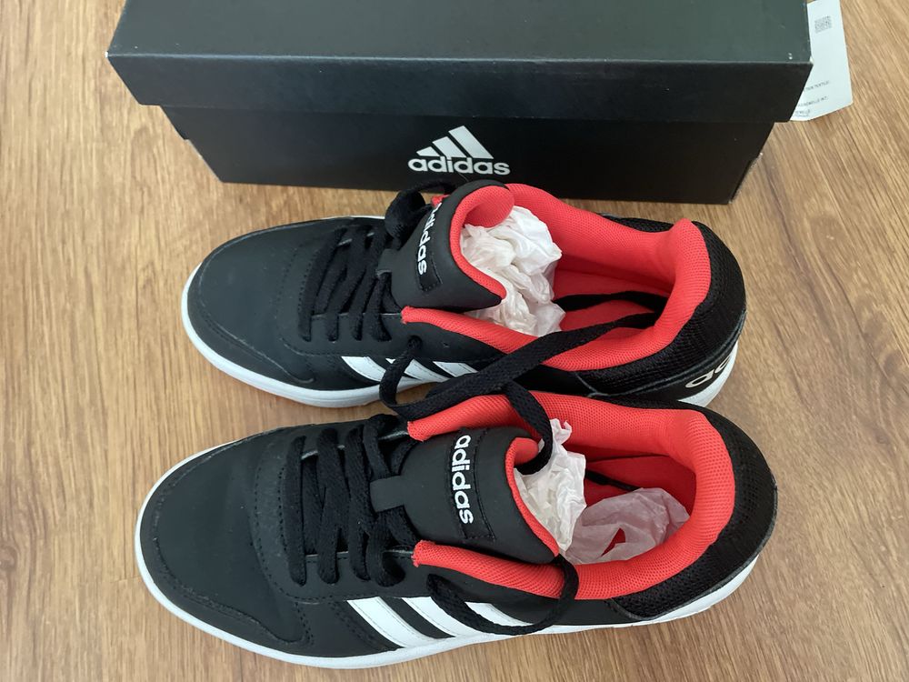 Adidas спортни обувки -38,5
