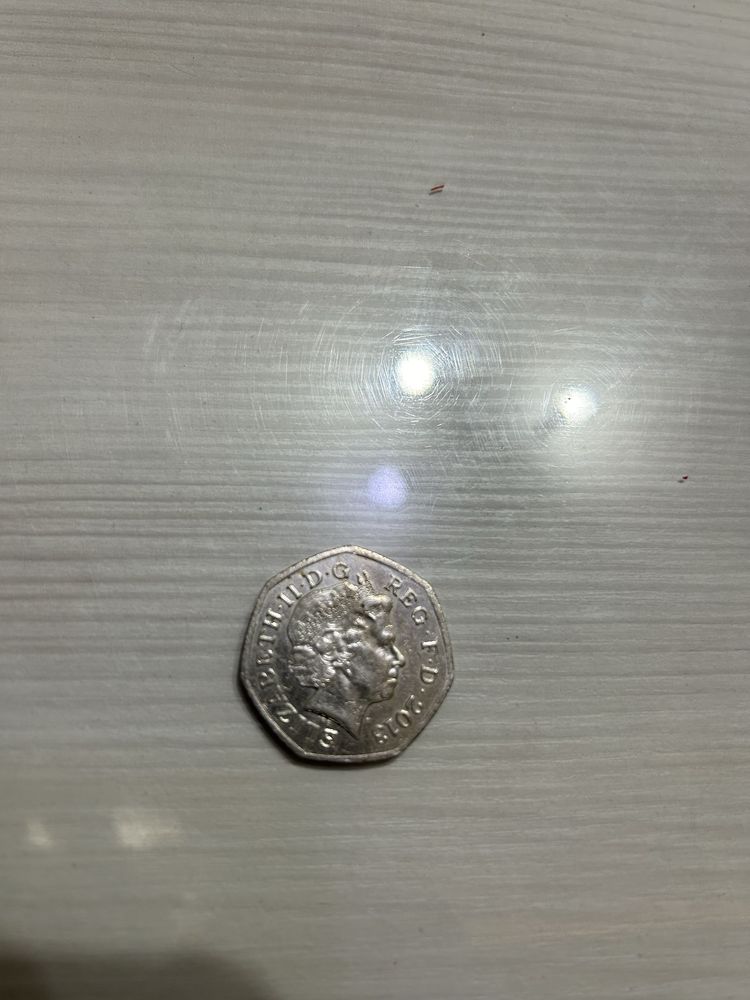 Moneda 50 Pence, Regina Elisabeta, 2013