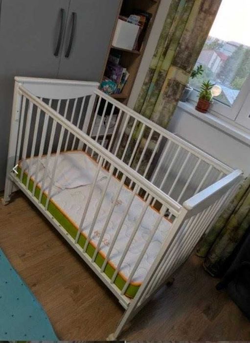 Patut lemn laterala culisanta si saltea ortopedica