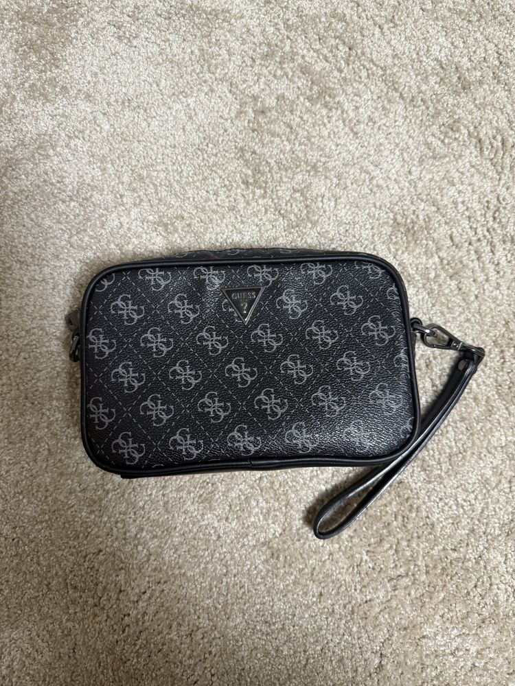 Guess оригинална мъжка чанта тип клъч