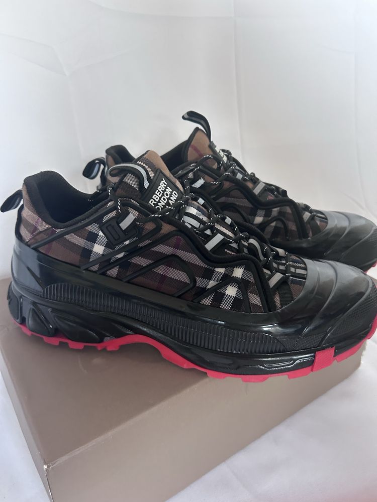 Burberry arthur оригинал