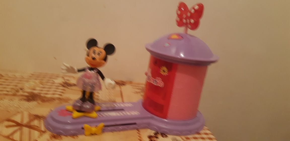 Garderoba magica a lui Minnie