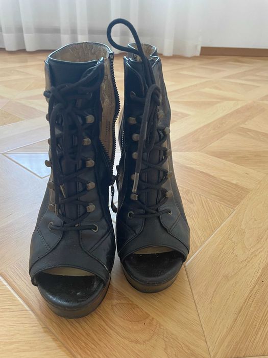 ghete din piele, negre, toc gros inalt, foarte confortabile, 38