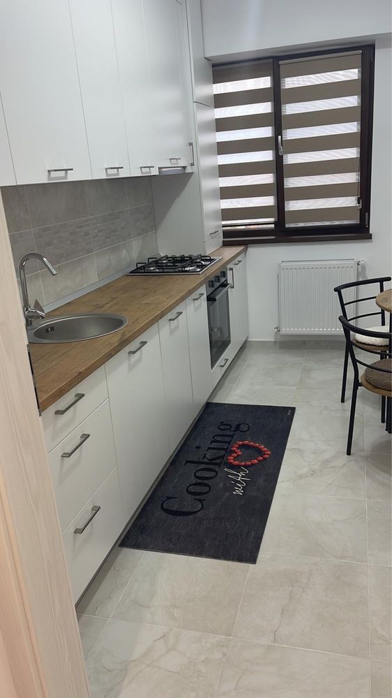 Inchiriez pe termen lung  apartament 2 camere