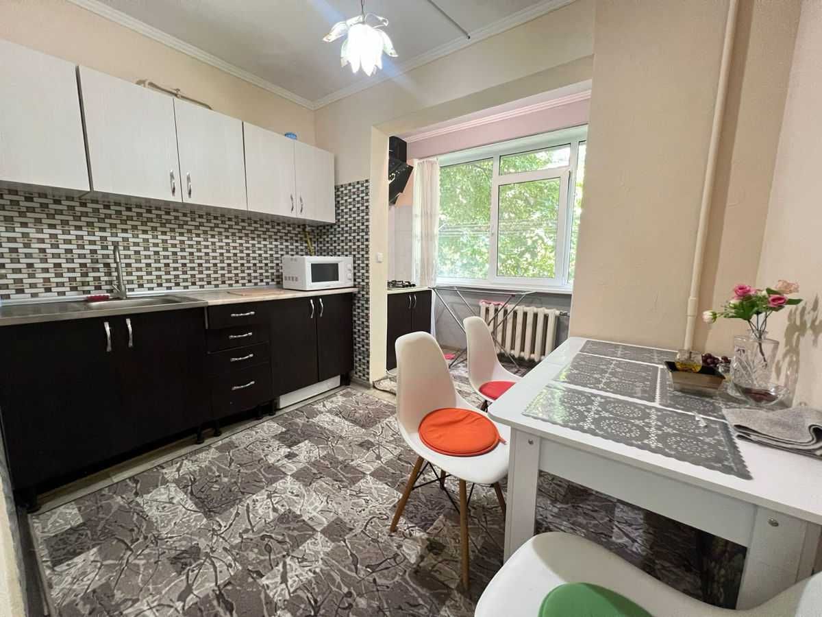Дава се под наем Двустаен апартамент в София, Център - 47 кв.м за 375 € - Снимка #2