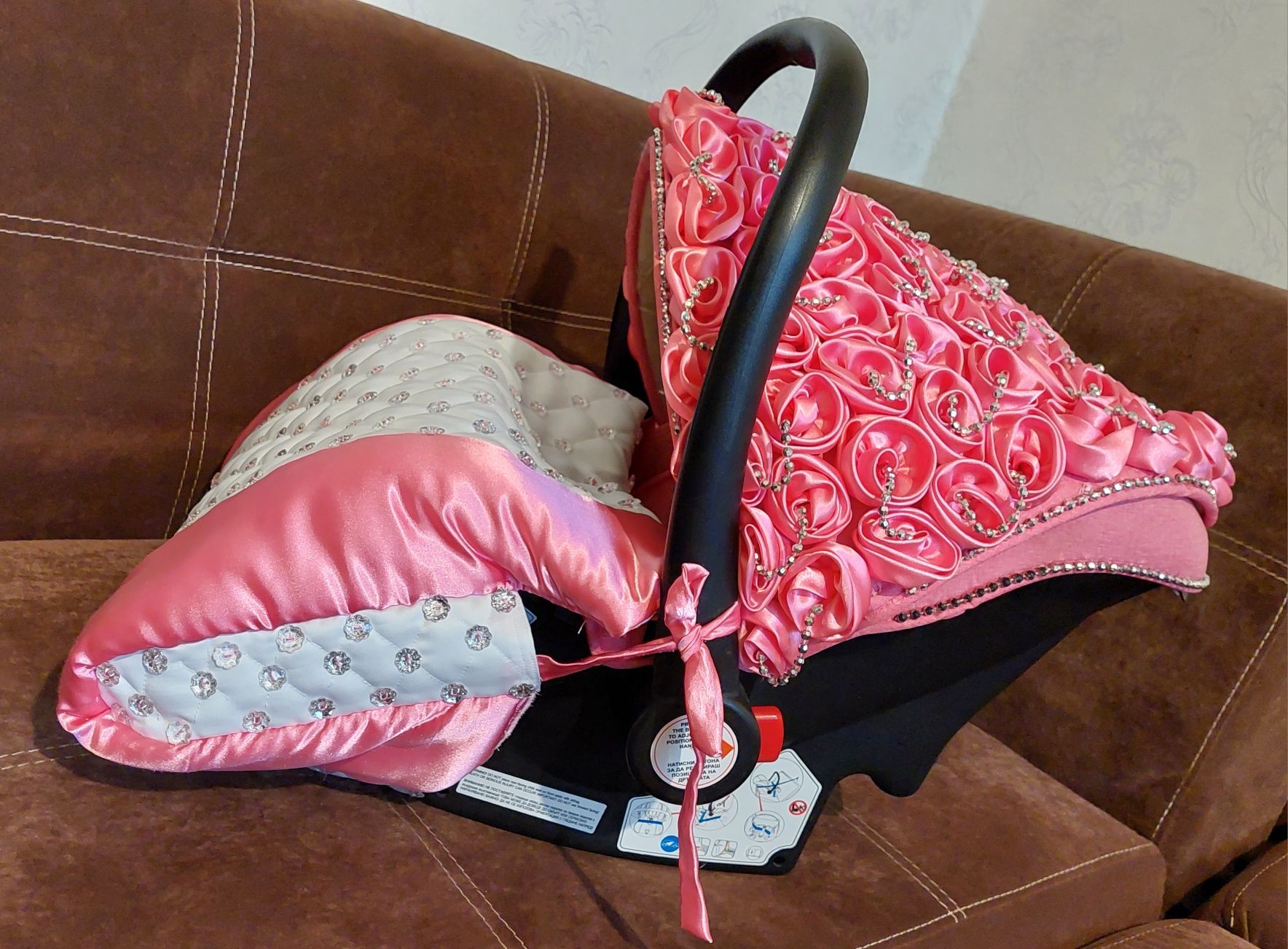 Бебешка количка и столче за кола със мъниста розова