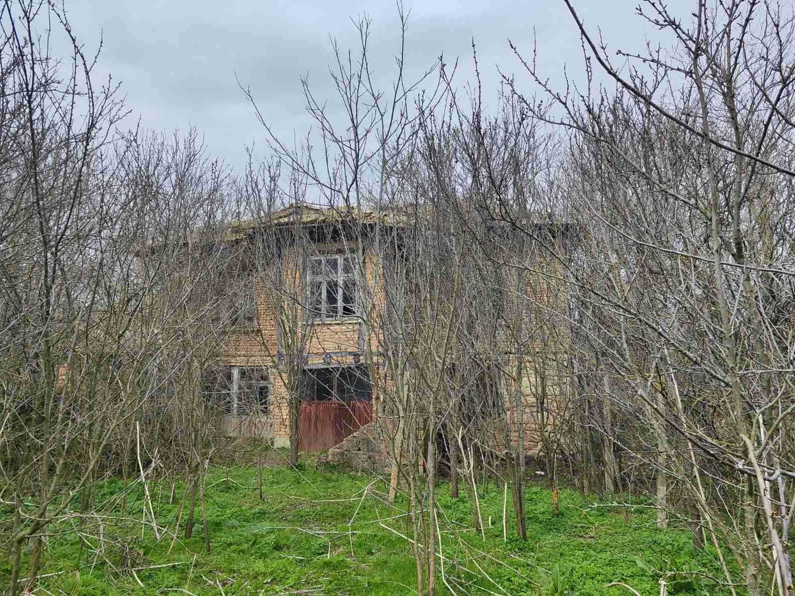 Стара двуетажна къща в с.Ягнило, обл. Варна