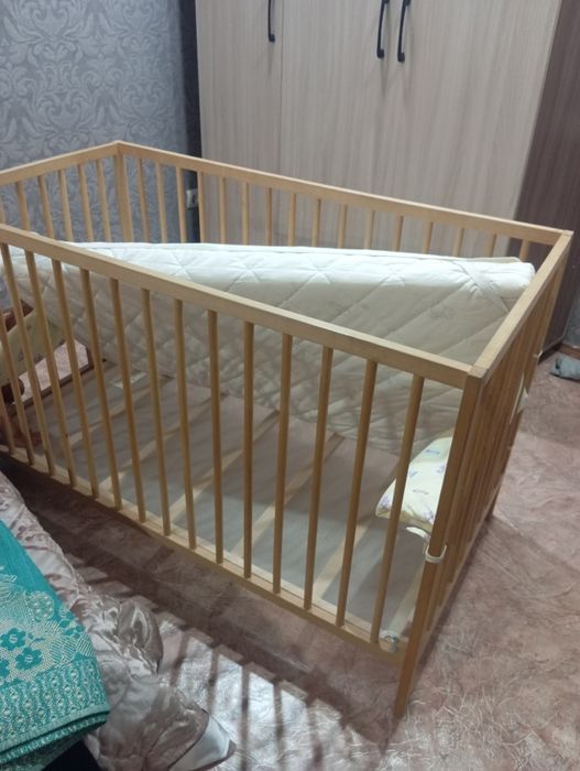 Продам детскую кроватку в отличном состоянии