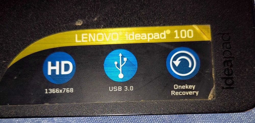 Продавам лаптоп lenovo
