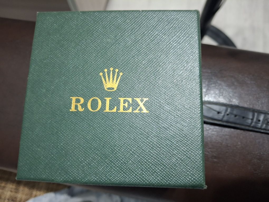Продам часы Rolex срочно