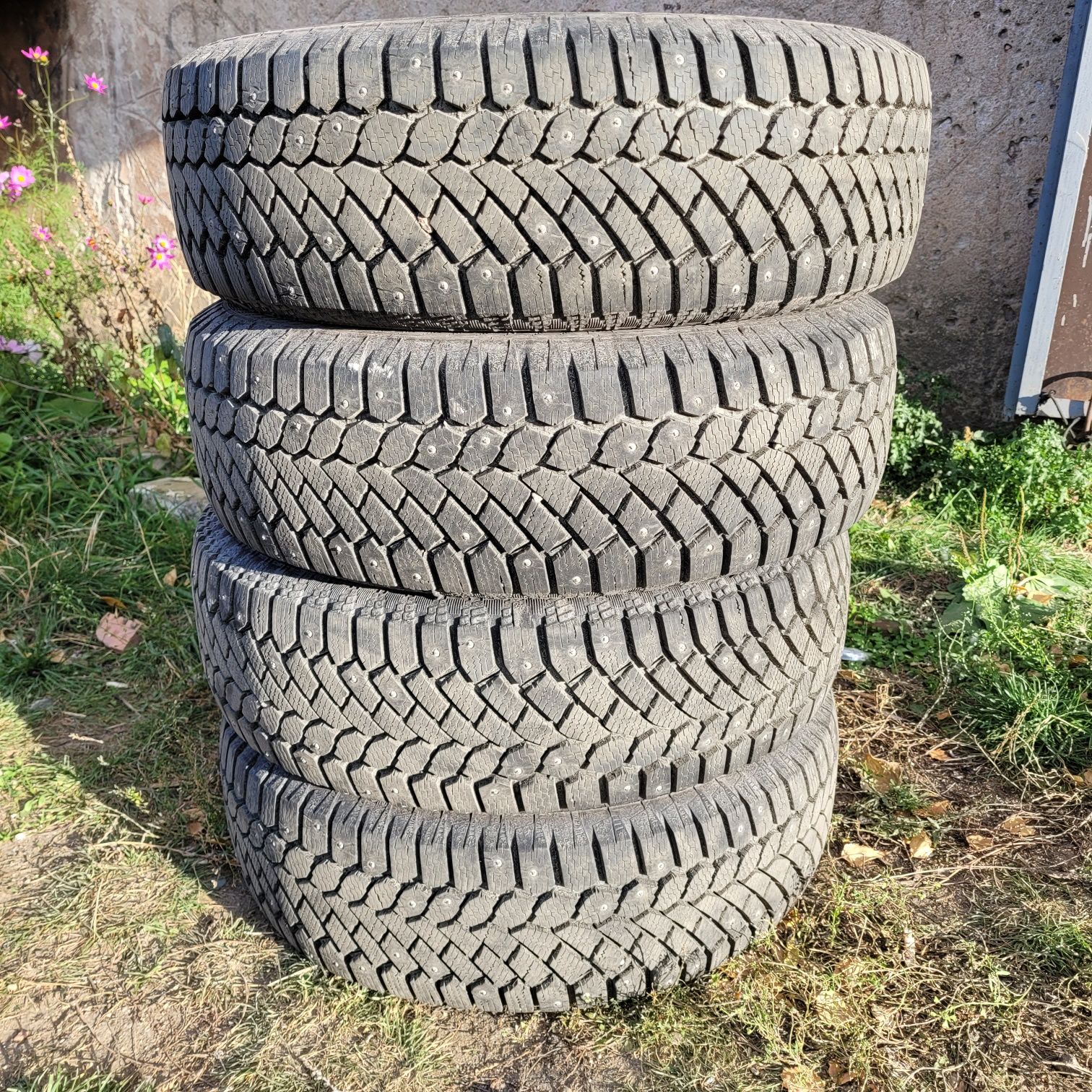 Продам зим.резину NORD FROST200 .195/65 R15