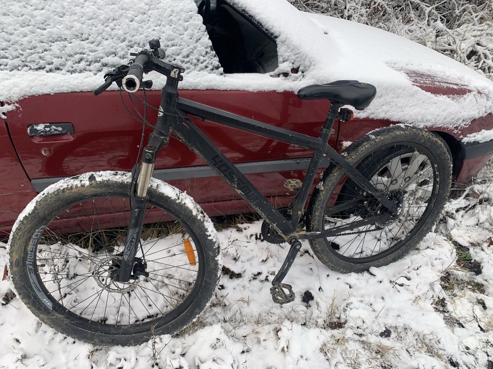 Bicicleta de vazare forte buna 7 foie pe spate 3 pe fata foarte buna.