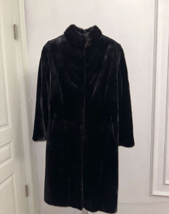 Шуба 48 размер, очень красивая