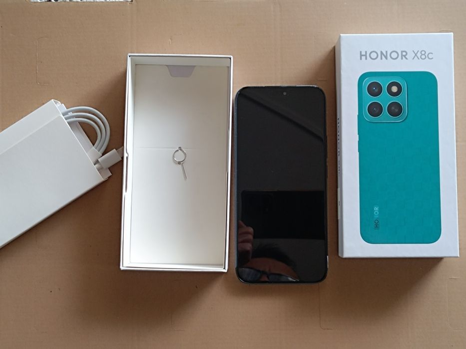 HONOR X8c  8/256  черен нов 3г гаранция