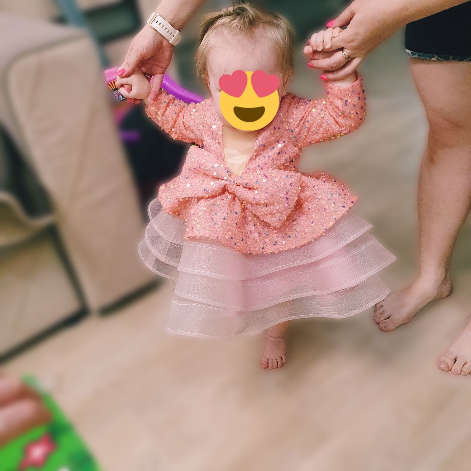 Продам нарядное платье на 1 годик девочке